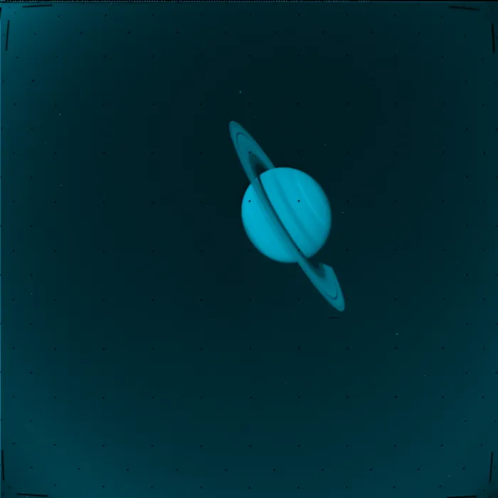 An example of a picture of Saturn
